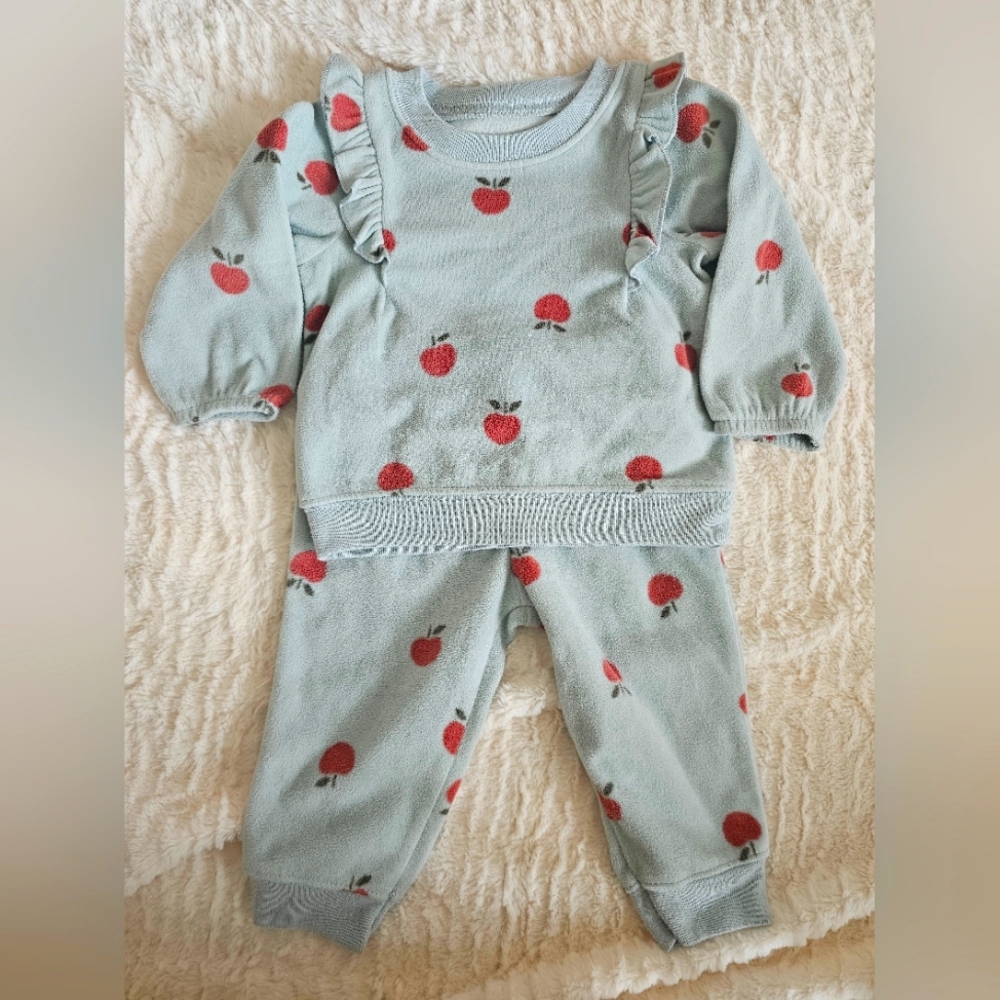 Child of mine fleece apples set in mint green size 6-9m.